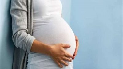 منها الرنجة والفسيخ.. 6 أطعمة ومشروبات ضارة للحوامل