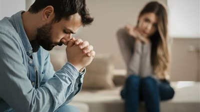 زوج مضطرب: «زوجتي ليست جميلة وأنا غير قادر على تقبلها».. هل الطلاق الحل؟ 