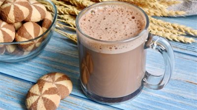 3 فئات ممنوعة من تناول الكاكاو باللبن