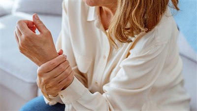 خشونة المفاصل قد تكون عرضا للإصابة بأمراض أخري.. تعرف عليها