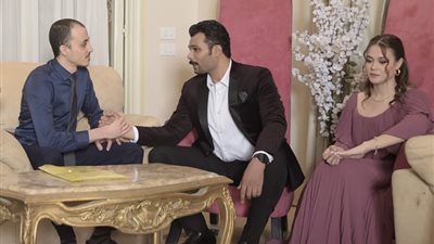 عروس الفنان أحمد عبد الله محمود تخطف الأنظار بجمالها في عقد قرانهما (صور)