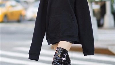 لأناقة شتاء 2025.. 4 ألوان تسيطر على موضة الهودي 