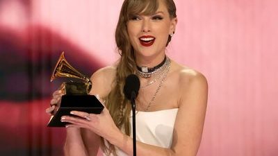 تايلور سويفت توجه رسالة مؤثرة إلى جمهورها للاحتفال بعيد ميلادها 