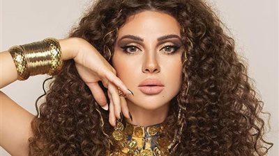 ميريام فارس تشعل أجواء سباق جائزة قطر للفورمولا 1 بستاد لوسيل (صور)