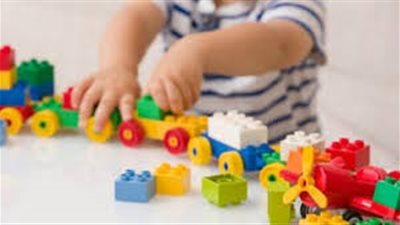 تفسير رؤية لعب الأطفال في المنام للعزباء والمتزوجة