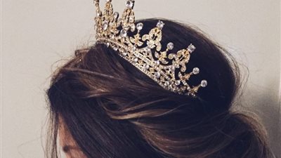 تفسير رؤية ارتداء التاج في المنام 