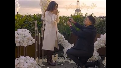 البلوجر وسام قطب يعلن خطوبته على سارة سامي (صور)