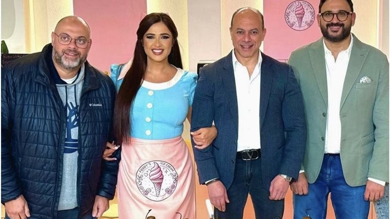 ياسمين عبد العزيز