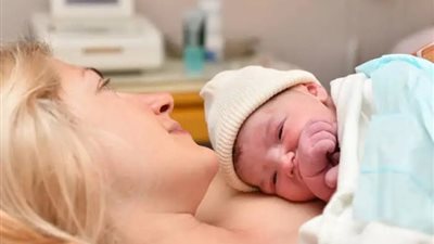 مبررة طبيًا.. «الصحة» تكشف 7 حالات تتم فيها الولادة القيصرية