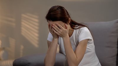 تفسير حلم البكاء في المنام وعلاقته بالتخلص من الأحزان