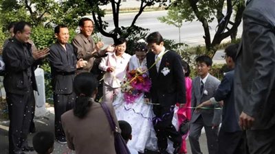 في معسكرات عمل.. كوريا الشمالية تقر عقابًا جديدًا على «المطلقين»