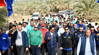 بالصور.. مهرجان للمشي بواحة سيوه بقيادة وزير الشباب ومحافظ مطروح