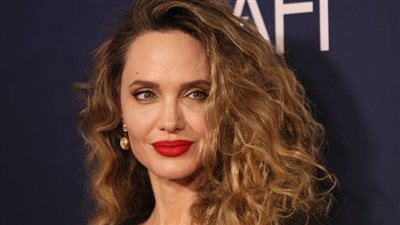 أنجلينا جولي تفتح أبواب منزلها أمام الجميع للنجاة من حرائق لوس أنجلوس 