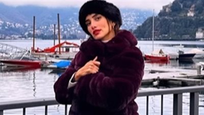زينة تستمتع بالصقيع الأوروبي في سويسرا وتوجه رسالة لجمهورها 