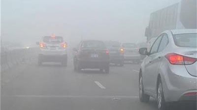 الأرصاد تقدم 7 نصائح للقيادة أثناء الشبورة الكثيفة
