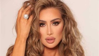 مايا دياب تصبح حديث الساعة بعد إطلالتها الأخيرة الجريئة (صور)