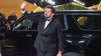 ظهور نادر لزوجة هاني رمزي في حفل Joy Awards 2025