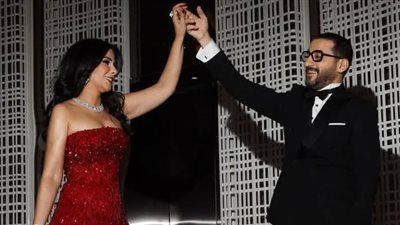 بإطلالة مميزة.. أحمد حلمي ومنى زكي يصلان إلى حفل JOY AWARDS