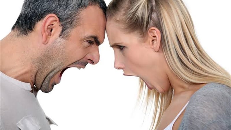 مشكلة زوجة عبر منصات