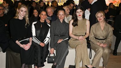 أبرز إطلالات نجمات هوليوود في شهر الموضة 2025 (صور)