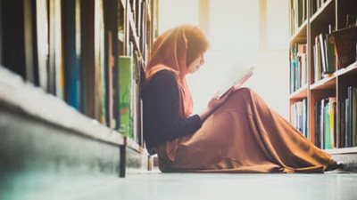 مع من تكون المرأة المسلمة المتعددة الزواج والمرأة غير المتزوجة في الآخرة؟ 