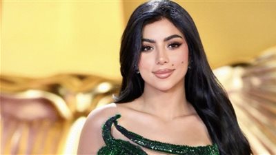 كارولين عزمي تستعرض إطلالتها في Joy Awards.. والجمهور يعلق: ملكة الجمال