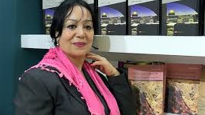 ربيعة جلطي | شاعرة وروائية وأستاذة جامعية جزائرية مبدعة