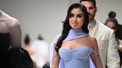 مريم حسين تفاجئ حضور أسبوع الموضة في دبي 2025 (صور) 