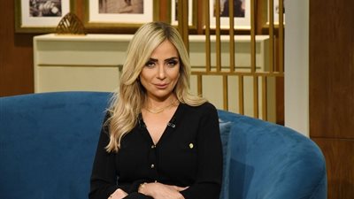 ريم البارودي تفتح النار على أحمد سعد: «ما أحبش أشوف راجل لابس حلق» (فيديو)