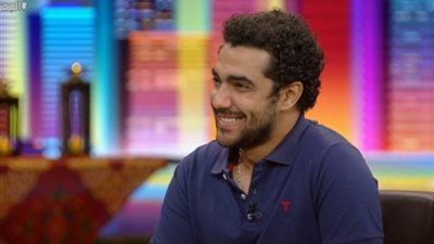 22 فبراير الحكم فى دعوى اتهام الفنان ميدو عادل بالتعدى على لقاء سويدان