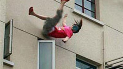 حدث في امبابة.. فتاة تنتحر من الطابق الخامس بسبب «هدية الفلانتين»