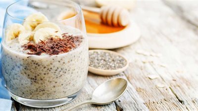 بذور الشيا المنقوعة أم المجففة: أيهما أفضل لنمو الشعر؟