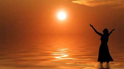  تفسير رؤية غروب الشمس في المنام للعزباء والمتزوجة