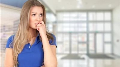 هل تشعر بالخوف والقلق من المستقبل؟.. أستاذ طب نفسي يقدم نصيحة ذهبية 