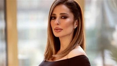 ابن وفاء الكيلاني يخطف الأنظار في حفل Joy awards 2025 