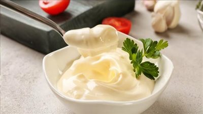  من المطبخ السوري .. طريقة عمل الثومية في المنزل  بخطوات بسيطة 