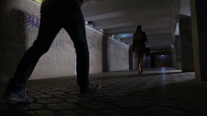 مشكلة فتاة عبر منصات