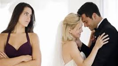 أعشق أخت مراتي ومش عارف أعمل ايه؟.. وردود قاسية