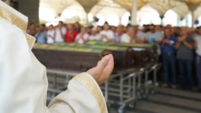 تفسير حلم الجنازة في المنام وعلاقته بالخلافات العائلية والأزمات