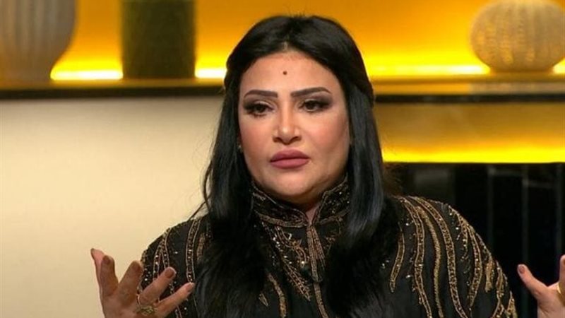 الفنانة بدرية طلبة