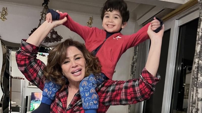 إلهام شاهين في الإذاعة