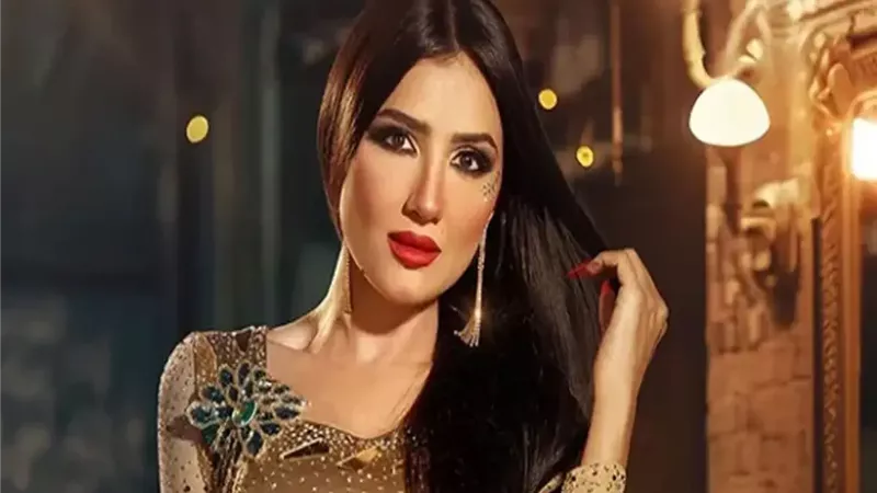 الفنانة مي عمر