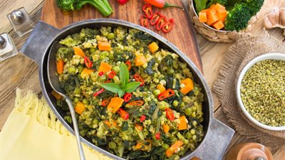 لوجبة إفطار ثالث يوم رمضان.. طريقة عمل طاجن الفريك بالخضروات بسهولة 