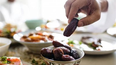 أستاذة بالقومي للبحوث توضح كيف يفيد الصيام مناعة الجسم