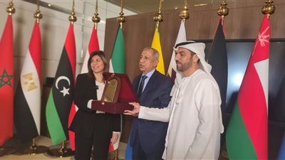 تكريم رئيس الأكاديمية العربية تقديرا لجهوده في دعم التحول الرقمي وتعزيز الشراكات الدولية