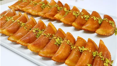 حلويات رمضان 2025.. أسرع طريقة لعمل عجينة القطايف في المنزل بسهولة 