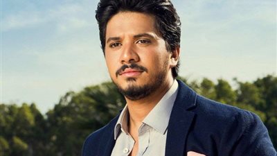 ممنوع من الكلام.. مصطفى حجاج يخضع لجراحة دقيقة في الحنجرة