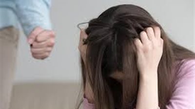 زوجي يضربني ويسيء معاملتي ماذا أفعل؟.. وردود قاسية