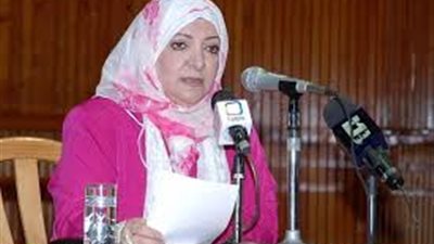 جنة القريني | شاعرة كويتية تأثرت بقصائد المتنبي والجواهري