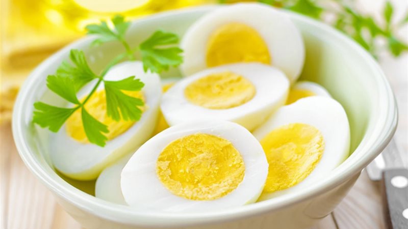 تفسير رؤية البيض